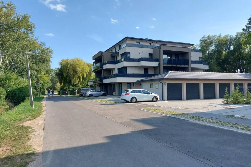 Petit Paul Apartman Keszthely Bagian luar foto