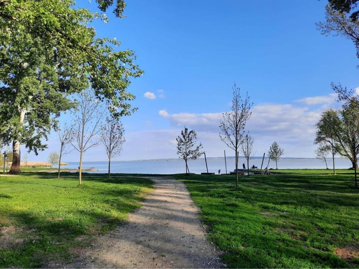 Petit Paul Apartman Keszthely Bagian luar foto